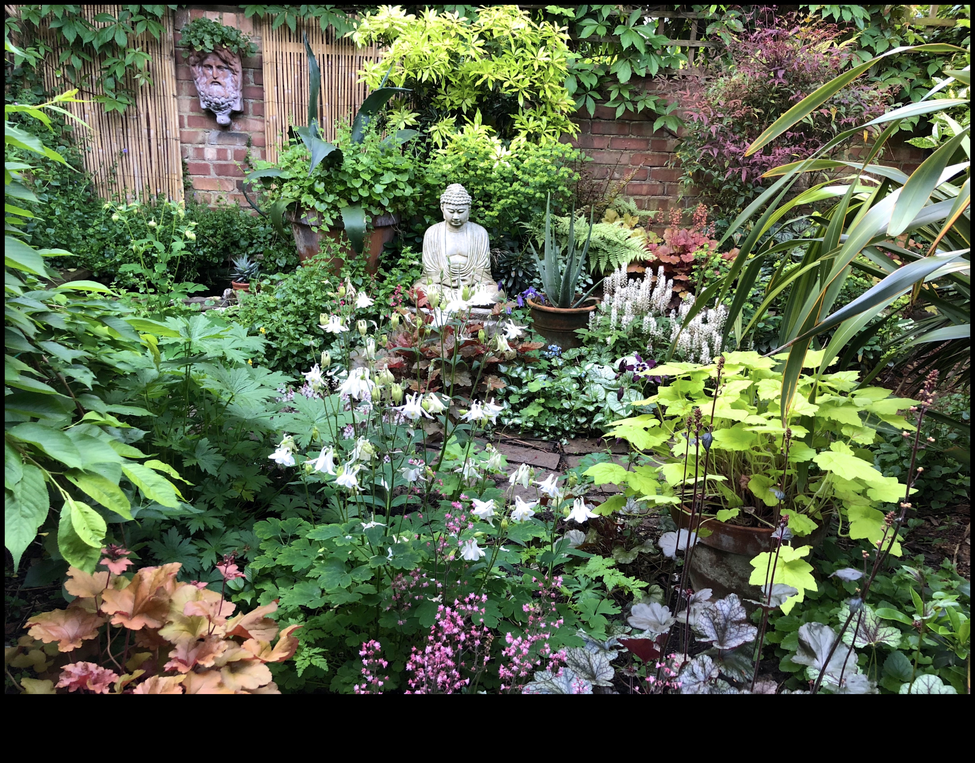 Mākslīga atpūta: iedvesmojošas dārza mākslas idejas visām gaumēm