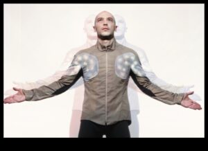 Fashion Meets Tech: dizaineru futrāļi un aksesuāri stila entuziastiem